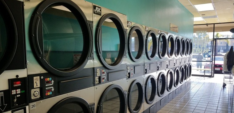 Laundromat near Woodland Hills CA Lavander a Laundry Service